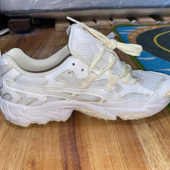 ASICS Women's GEL-NANDI OG Sneakers - Picture 4 of 6